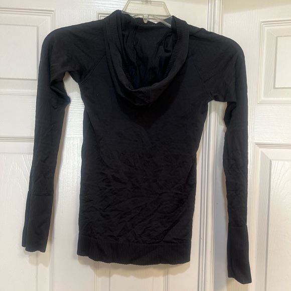 Lululemon Gray Black Ribbed thumb hole Pullover Hoodie Sweater Women's Size‎ 4 - Picture 3 of 10